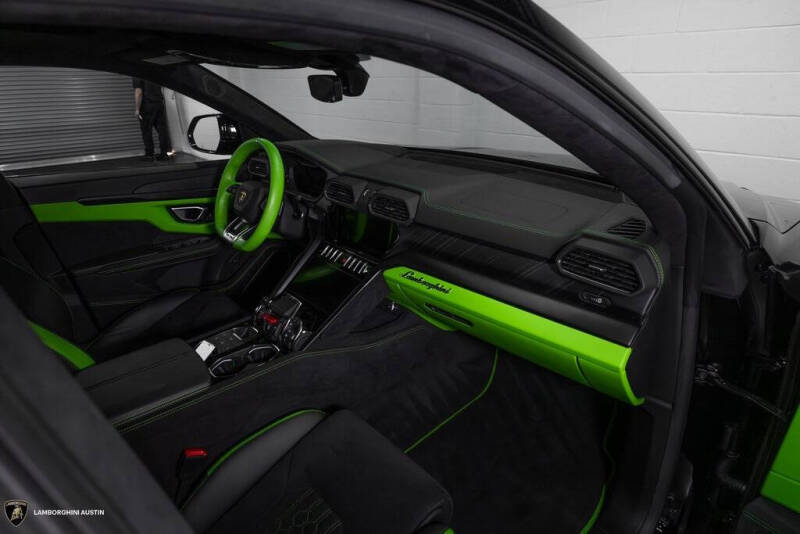 2024 Lamborghini Urus S