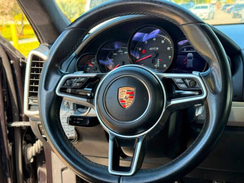 2016 Porsche Cayenne GTS