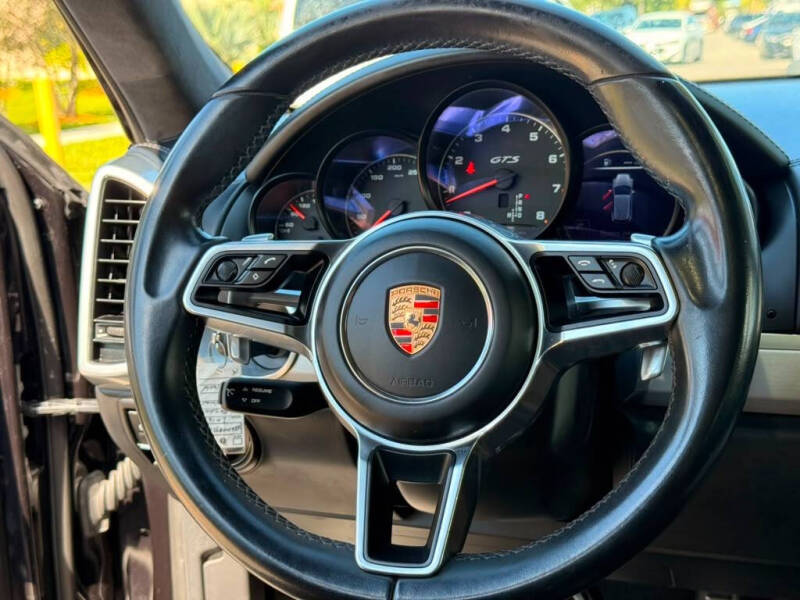 2016 Porsche Cayenne GTS