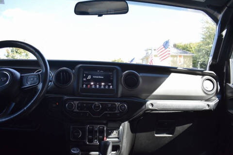 2022 Jeep Gladiator Sport