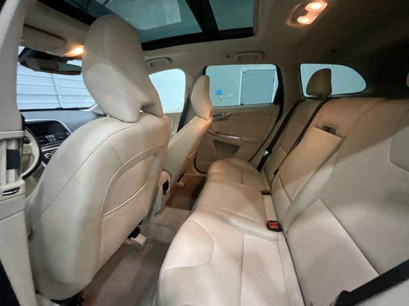 2016 Volvo XC60 T5 Drive-E Premier