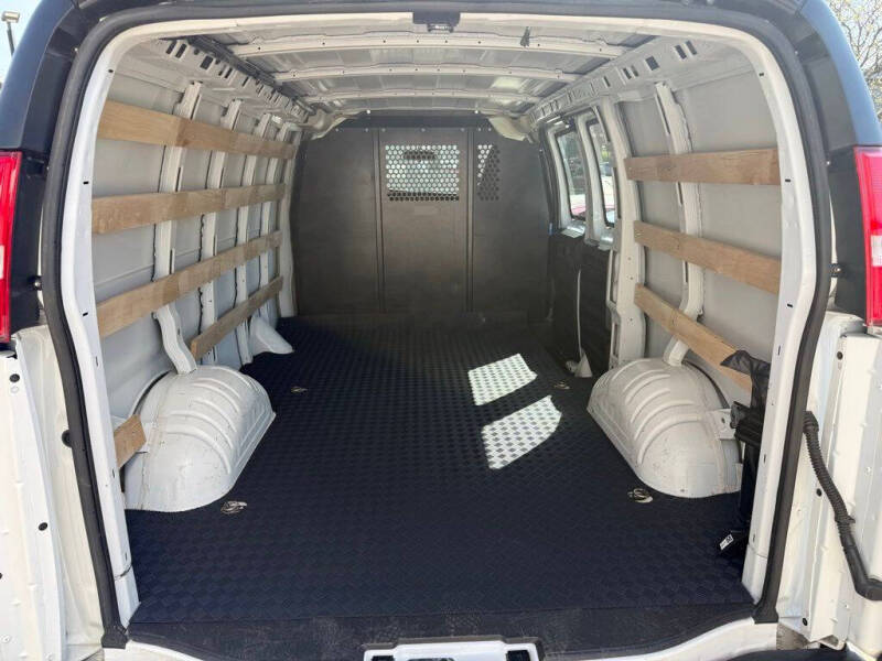 2024 Chevrolet Express 2500