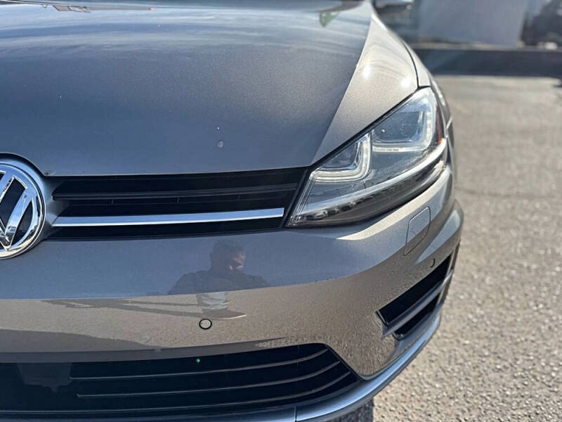 2017 Volkswagen Golf R 4Motion