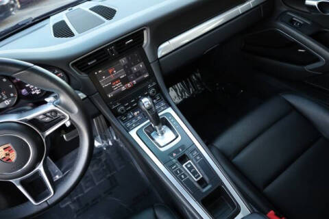 2017 Porsche 911 Carrera 4