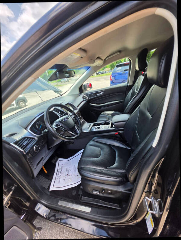 2019 Ford Edge Titanium