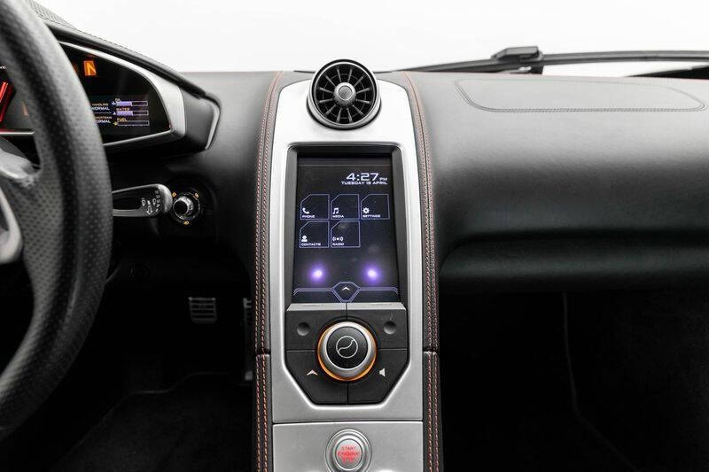 2013 McLaren MP4-12C