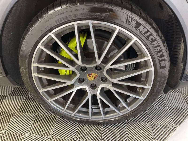 2022 Porsche Cayenne