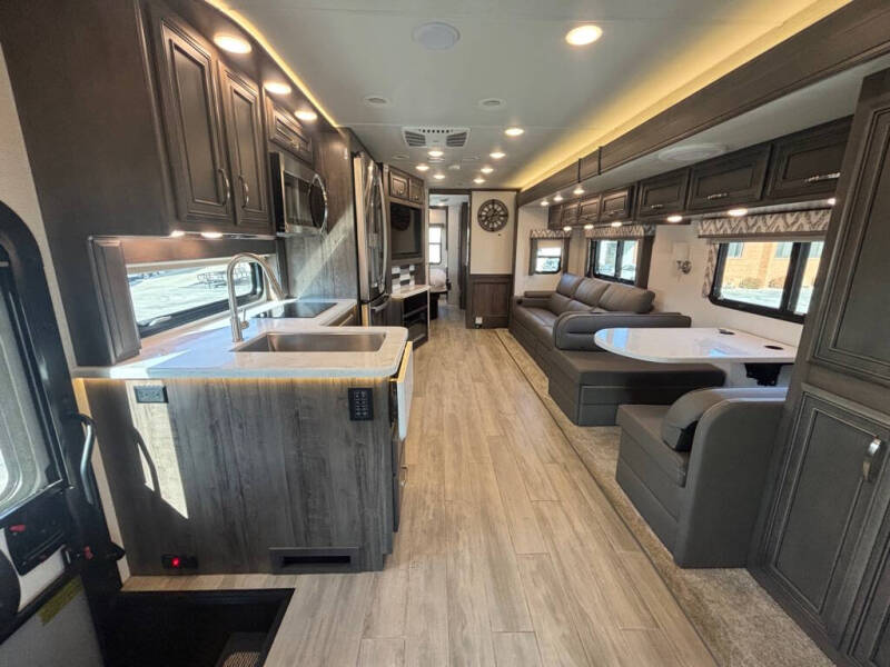 2025 Freightliner S2RV Chassis