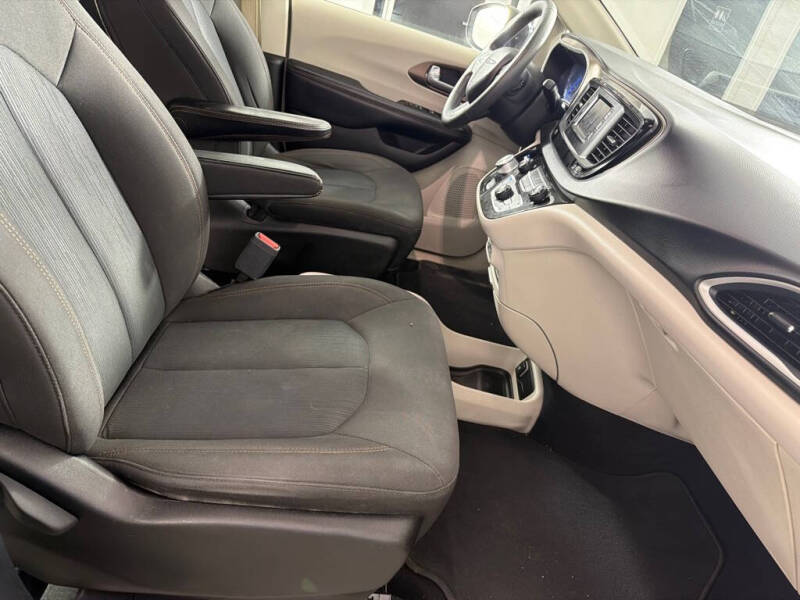 2017 Chrysler Pacifica LX