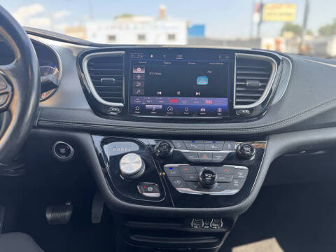 2021 Chrysler Pacifica Touring L