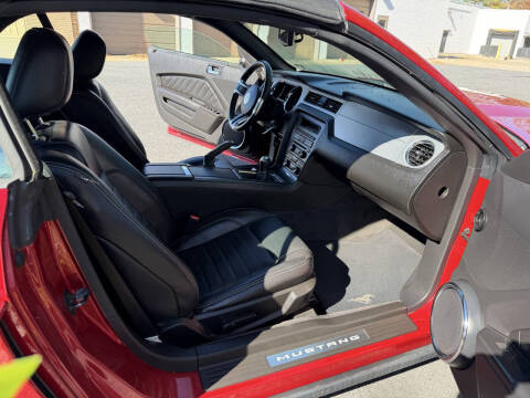 2011 Ford Mustang V6