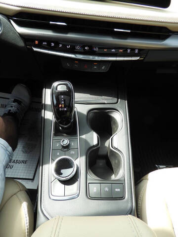 2025 Cadillac XT4 Premium Luxury