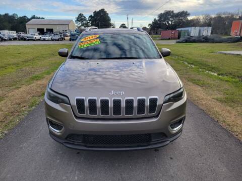 2019 Jeep Cherokee for sale at Auto Guarantee, LLC in Eunice LA