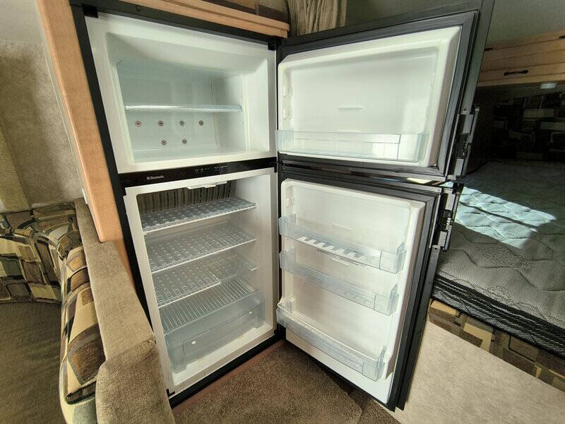 2015 Adventurer 86SBS