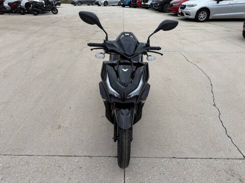 2025 Wolf V12 200i