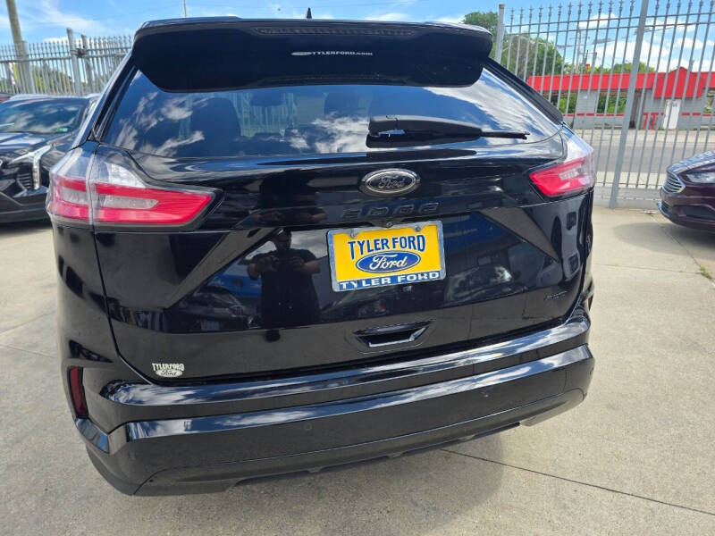 2022 Ford Edge SE