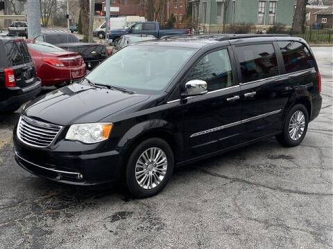 2013 Chrysler Town and Country for sale at Sunshine Auto Sales in Huntington IN