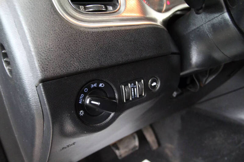 2013 Dodge Charger SE