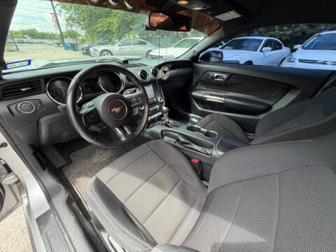 2017 Ford Mustang V6