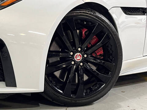 2016 Jaguar F-TYPE R