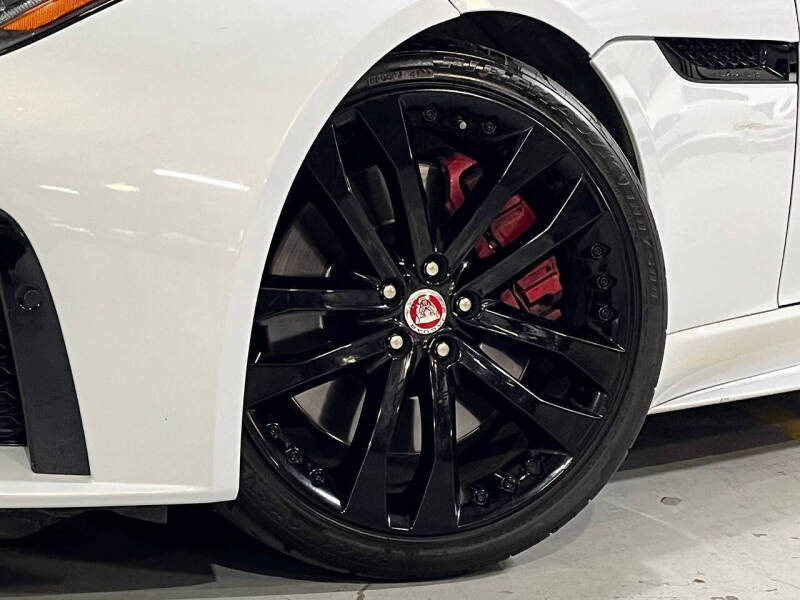 2016 Jaguar F-TYPE R