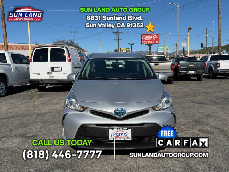 2017 Toyota Prius v Three