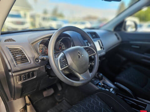 2024 Mitsubishi Outlander Sport ES