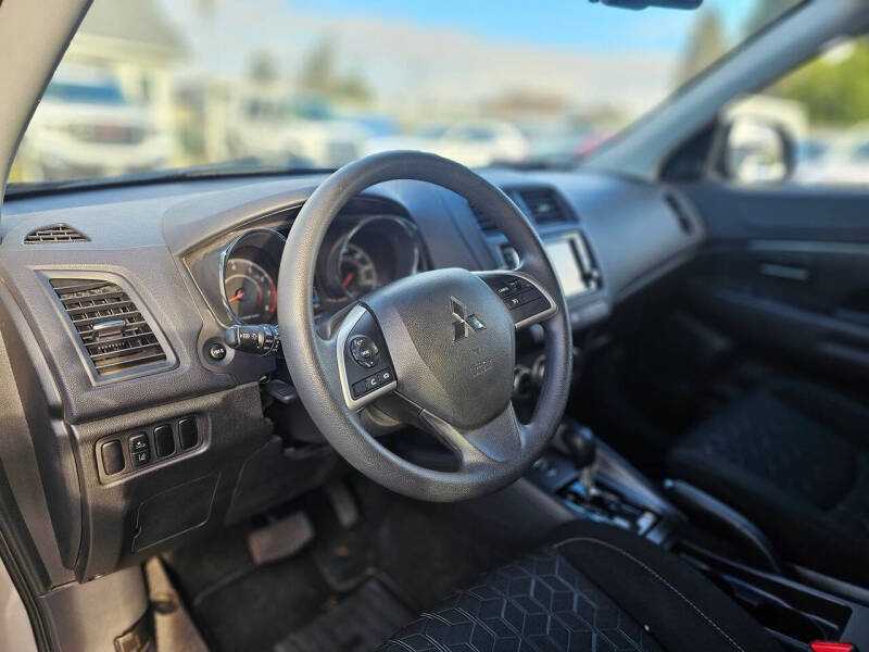 2024 Mitsubishi Outlander Sport ES