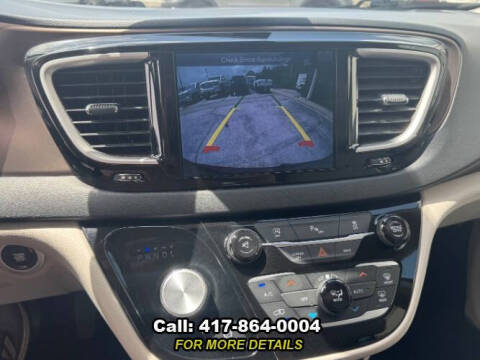 2017 Chrysler Pacifica Touring-L