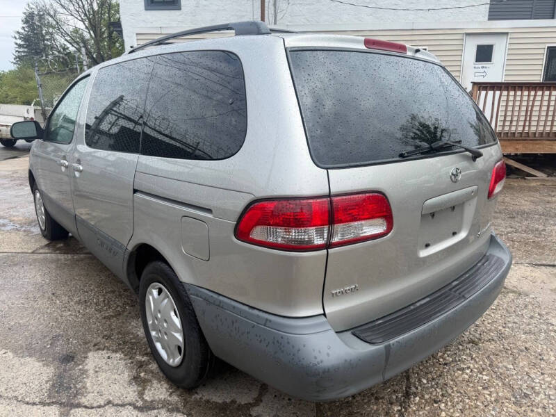 2003 Toyota Sienna CE