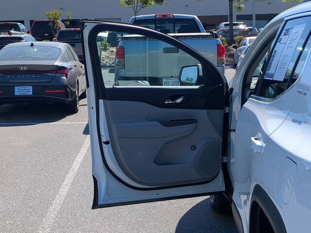 2023 GMC Acadia SLE