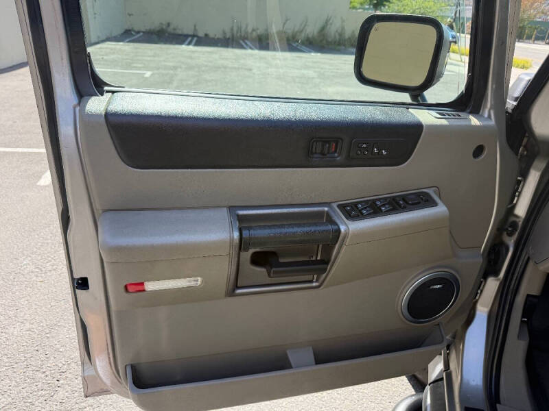 2004 HUMMER H2