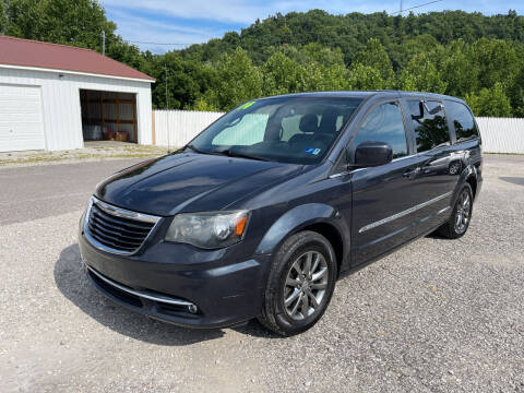 2014 Chrysler Town and Country for sale at PIONEER USED AUTOS & RV SALES in Lavalette WV