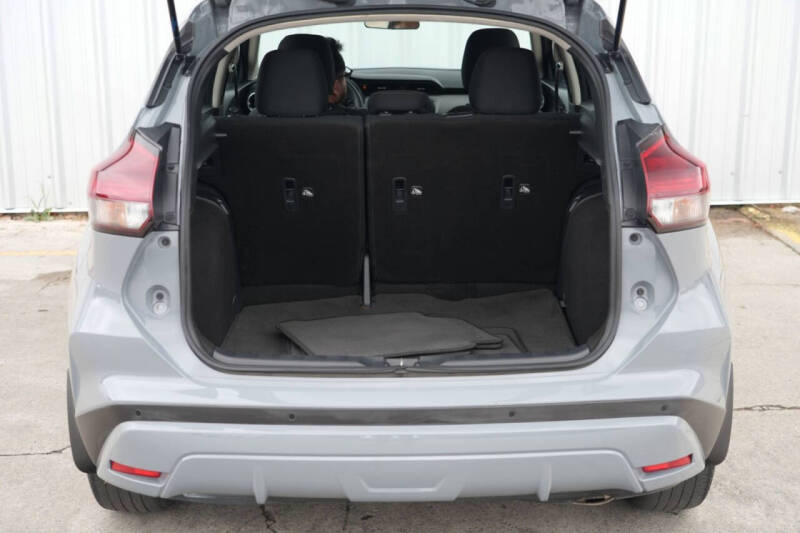 2022 Nissan Kicks SV