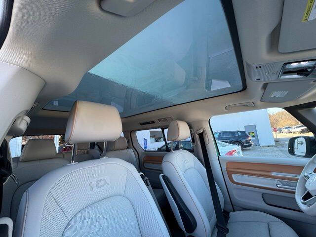 2025 Volkswagen ID. Buzz Pro S Plus 4Motion