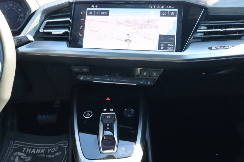 2024 Audi Q4 e-tron quattro Premium Plus 55