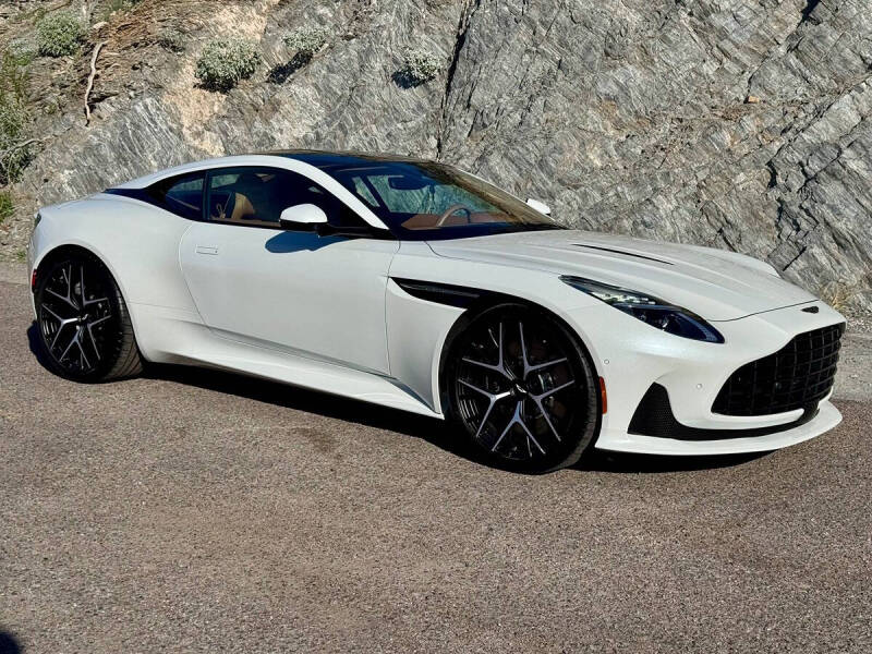 2025 Aston Martin DB12 V8