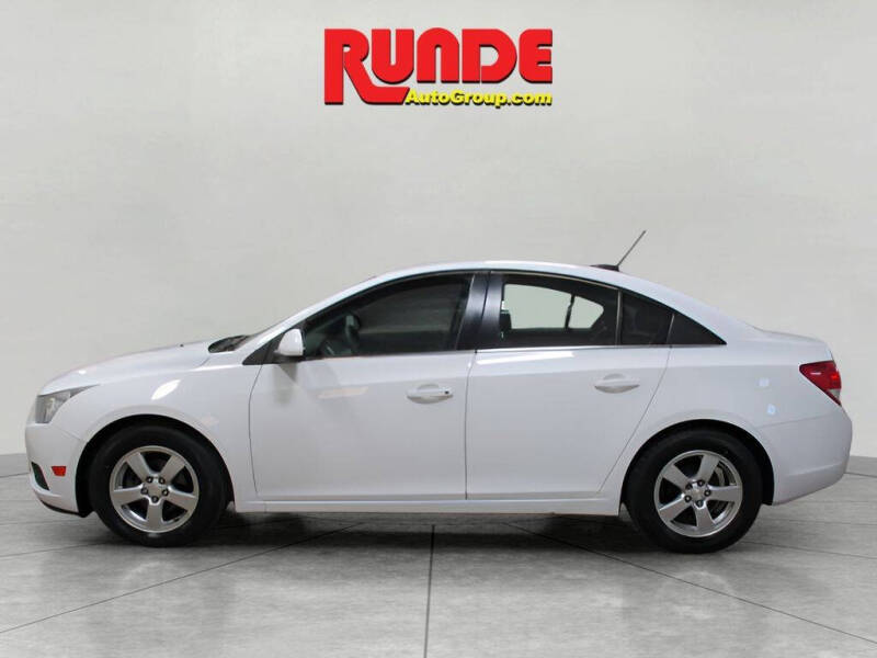 Used 2016 Chevrolet Cruze Limited 1LT with VIN 1G1PE5SB5G7158887 for sale in Hazel Green, WI