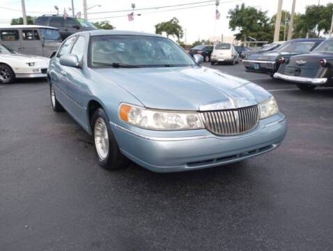 1998 Lincoln Town Car for sale at Classic Car Deals in Cadillac MI