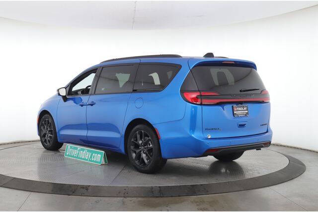 2027 Chrysler Pacifica Limited