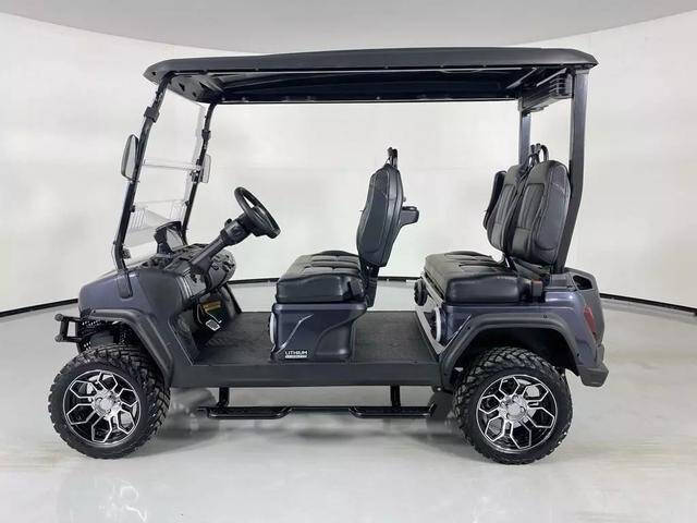 2025 Evolution MAVERICK 4 PLUS