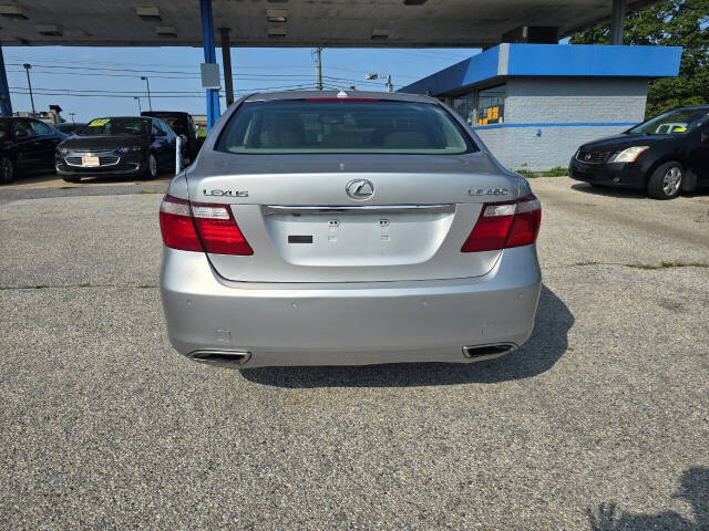 2008 Lexus LS 460 for sale at QUEENSGATE AUTO SALES in York, PA