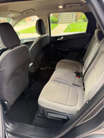 2020 Ford Escape SE