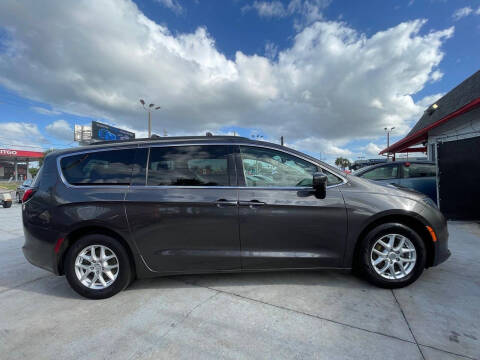 2020 Chrysler Voyager LXi