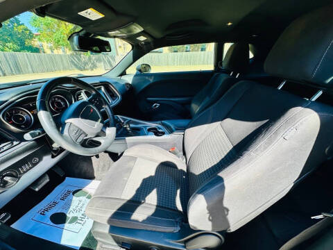 2015 Dodge Challenger SXT