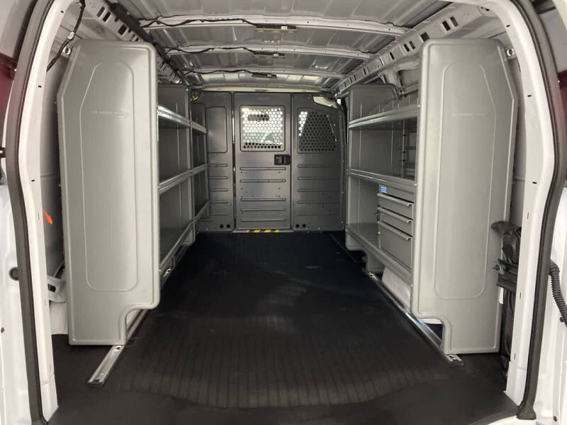 2025 Chevrolet Express 2500