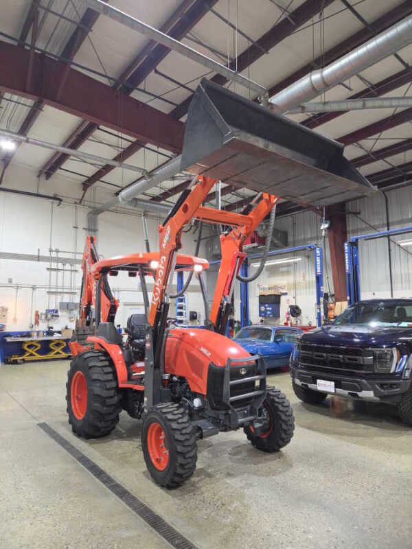 2021 Kubota M62  Tractor  Loader  Backhoe