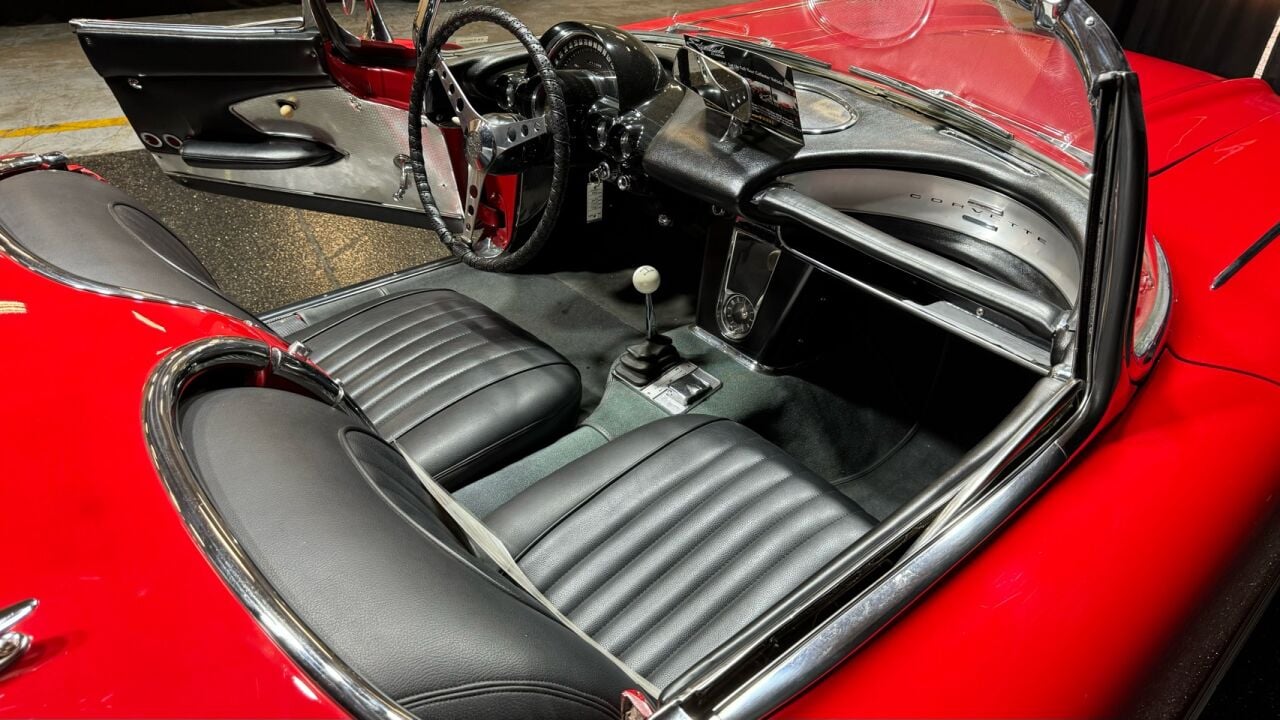 1960 Chevrolet Corvette 20