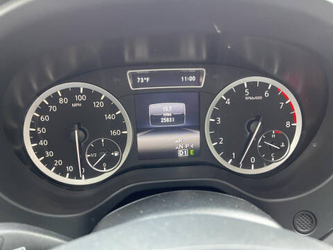 2017 Infiniti QX30 Sport