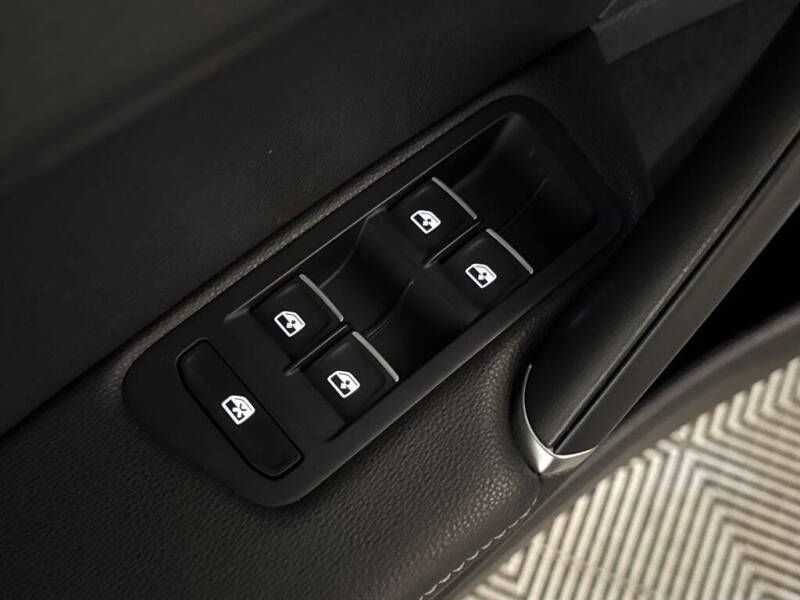 2019 Volkswagen Golf R 4Motion